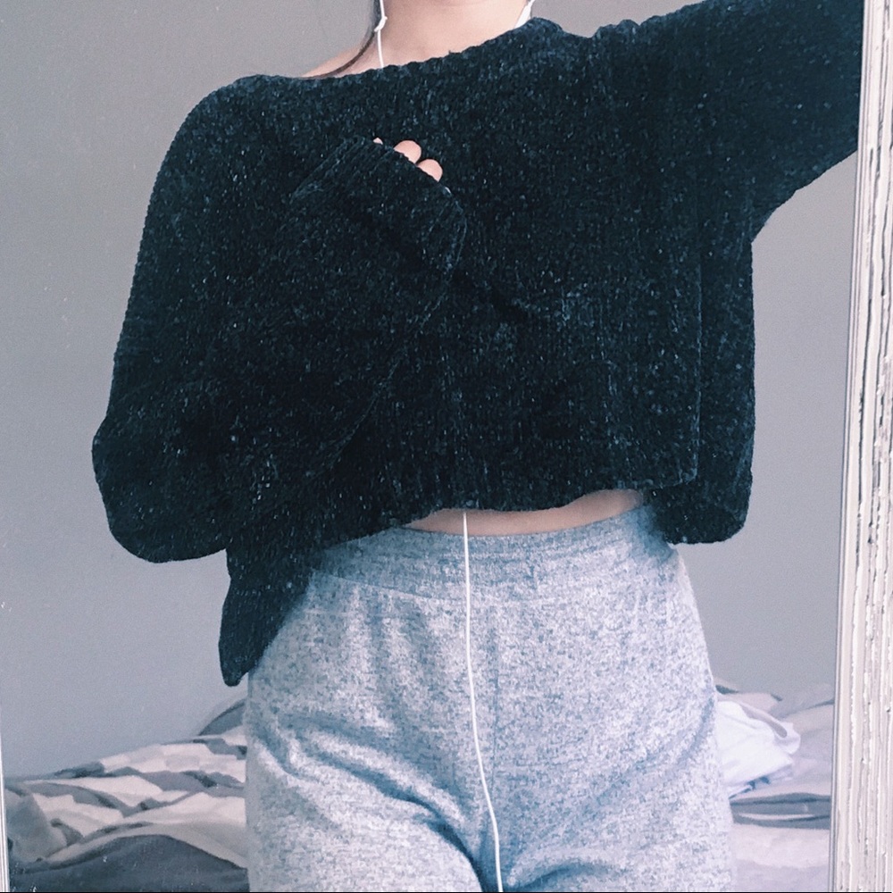 Navy cropped sweater!